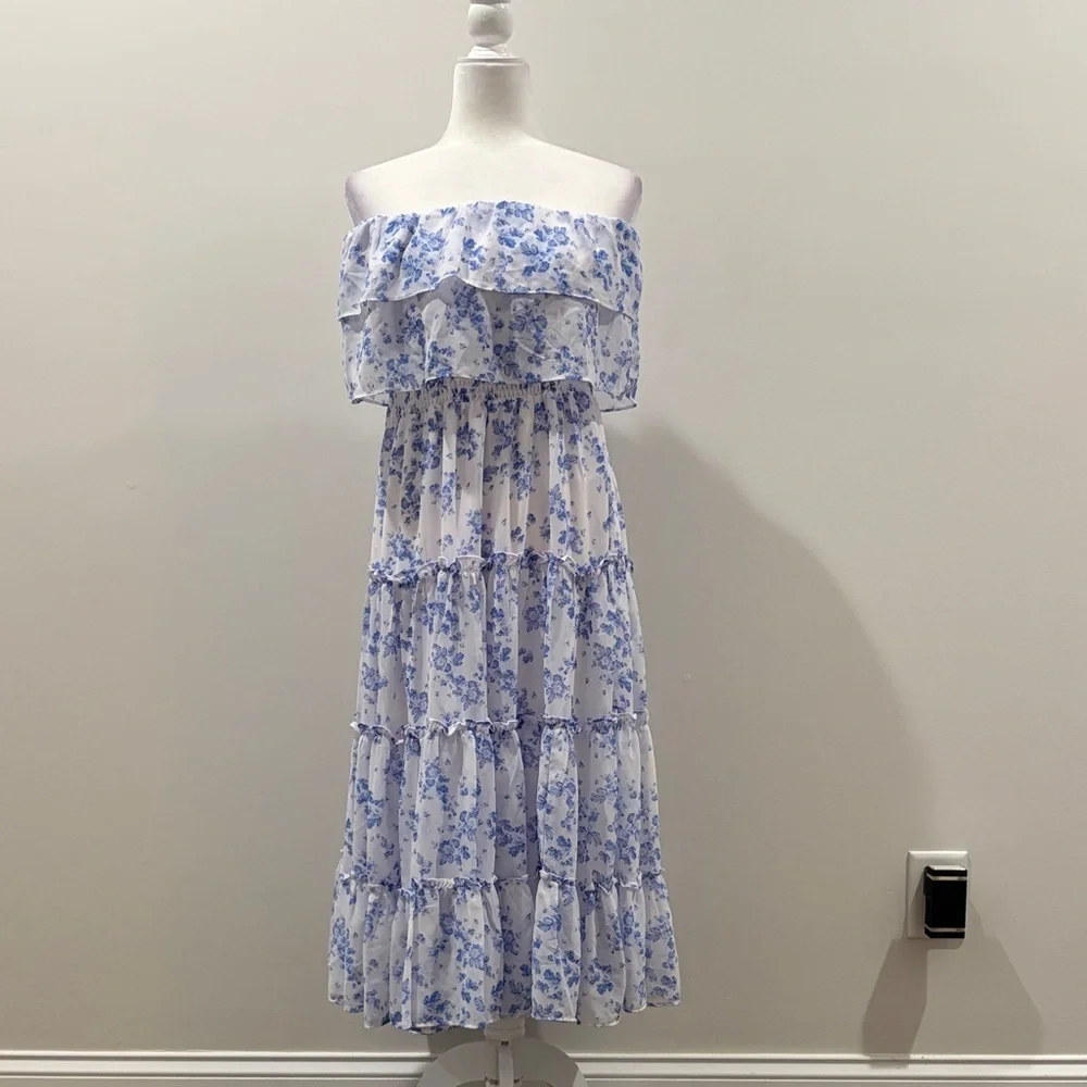 👗Host Pick👗 Floral Strapless Ruffled Maxi Dress - Picture 2 of 4